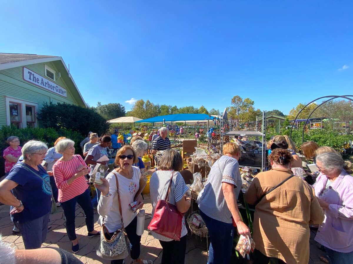 A crowd gathers for bulb day at the nursery